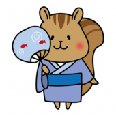 青い浴衣を着てうちわを持っているリス