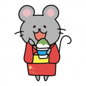 浴衣を着てかき氷を食べるネズミ