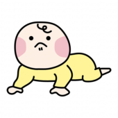 上体を起こそうと頑張る赤ちゃん