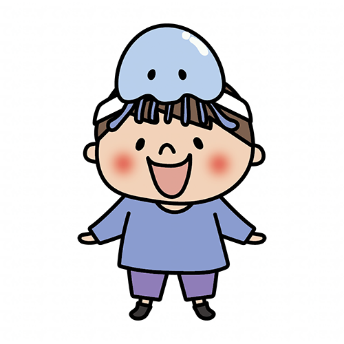 お遊戯会でクラゲのお面を被った男の子