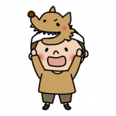 お遊戯会でオオカミのお面を被った男の子