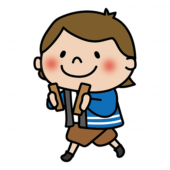 拍子木を持って火の用心の声掛けをしている子供（女の子）