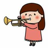 トランペットを吹く女の子
