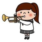 トランペットを吹く女子中学生