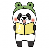 蛙の被り物をして歌をうたうパンダ