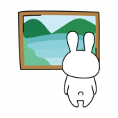 絵画鑑賞をする白いうさぎ