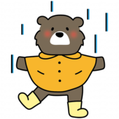 合羽を着て雨を喜ぶクマ