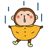 合羽を着て雨を喜ぶ猿